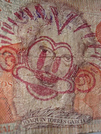 Dinero, intervención sobre billetes, Uruguay, 2007