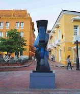Esculturas de Sophia Vari en la Plaza museo naval, Cartagena de Indias