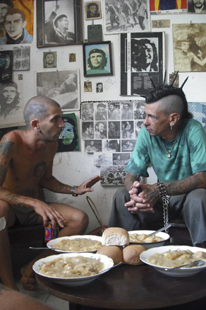 Cuidado que muerden. Punks cubanos