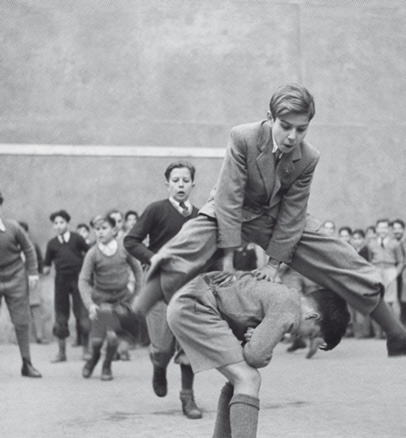 De la escuela al colegio. Un recorrido por las aulas 1900-1970
