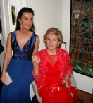 Liliana Godia con su madre Ines Vda. de Godia. Fotografía de Carlos Martorell