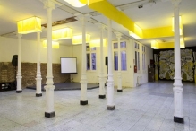 Vista de la sala columnada de Utopic_Gallery