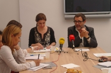 Alberto Anaut y Claude Bussac en la rueda de prensa resultados de PHotoEspaña