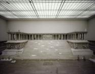 Alfredo Jaar, An Aesthetics of Resistance, 1992, Pergamonmuseum en 1992-93