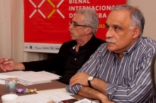 Los curadores generales Teixeira Coelho y Ticio Escobar.  Foto de Rodrigo Cardos