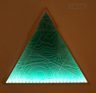 Alex Gracia, Bizi-Mapa, Freasdo acrílico en metacrilato y luz led, 105x94,6 cm.