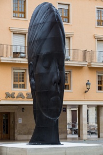 Escultura de Jaume Plensa — Cortesía de la Fundación Hortensia Herrero