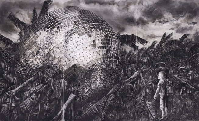 Gonzalo Fuenmayor, El susurro de Phobos (Triptico), 2024. Carboncillo y tinta sobre papel, 213 x 360 cm. — Imagen cortesía de la Galería Fernando Pradilla