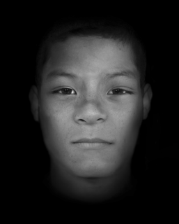 Representación facial de un subadulto, sobre 14-18 años. Cráneo nº de registro 1349. Colección de El Museo Canario. Sus restos fueron encontrados en Acusa, Artenara, Gran Canaria.