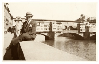 Gerardo Matos Rodríguez. Ponte Vecchio, Florencia. Año 1929. (Foto: Archivo Matos Rodríguez. Autor: s/d.).
