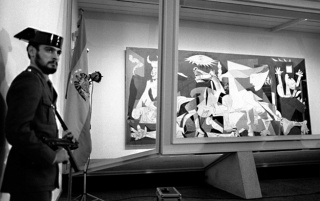 'Guernica' en el Casón del Buen Retiro en 1981 © Derechos reservados