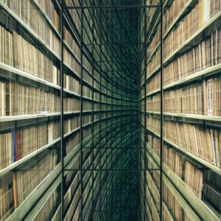Nicolas Grospierre. El interminable pasillo de libros © Nicolas Grospierre