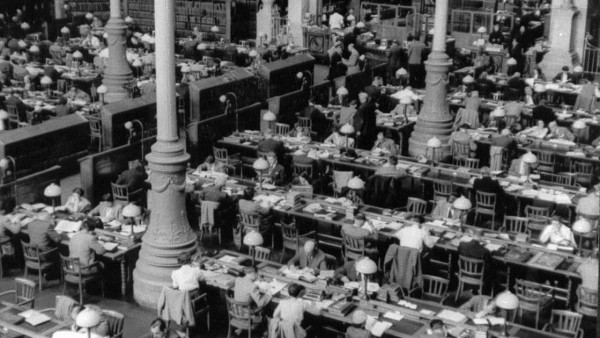 Alain Resnais. Toute la mémoire du monde, 1956. Fotograma de la película