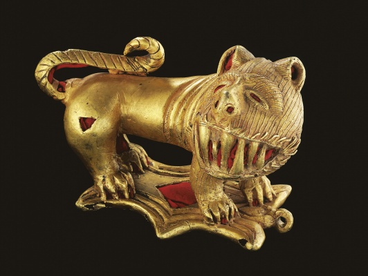 Emblema de una espada – león. Ashanti, República de Ghana, 1915 — Cortesía del Museo Liaunig y de la Fundación Barrié