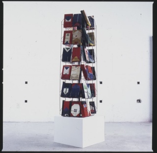 Vicente Rojo, Artefacto (Artefacto bibliar), 1968. Colección Museo Universitario Arte Contemporáneo, UNAM