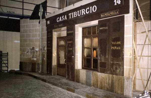 Rafael Serras, Fotografía de la escenografía del cortometraje El Testaferro, 1997