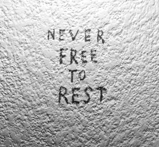 NEVER FREE TO REST. Imagen cortesía Kurimanzutto