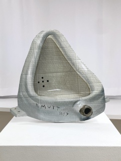 Julio Anaya Cabanding, "Marcel Duchamp, Fountaine", 2023. ADN Galeria