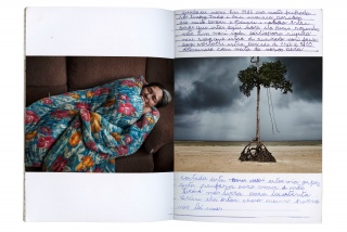 Tiago Coelho.  Dona Ana.  2010-2017. Fotografía, libro, instalación audiovisual.