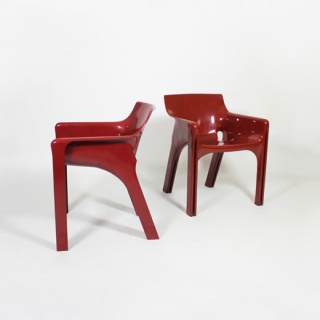 Pareja de sillas Vico Magistretti, años 70 — Cortesía de Tiempos Modernos