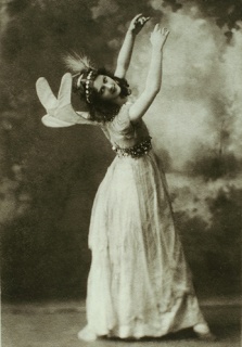Baker’s Art Gallery. Isadora Duncan como primera hada en ‘Midsummer night’s dream’, ca. 1896. The New York Public Library – Cortesía de Espacio Fundación Telefónica