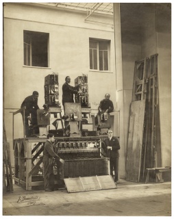 J. Demontrond, Eugène Frey and the Light Sets' machinery, not dated. Gelatin silver print, 27,8 x 22cm. Collection NMNM, n°2004.25.3. Photo: Marcel Loli.