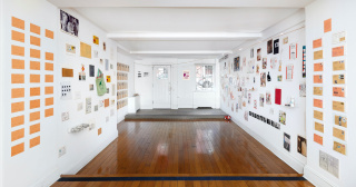 Ulises Carrión: The Big Monster, Vista de la instalación, Institute for Studies on Latin American Art (ISLAA) Foundation, New York, 2019 — Cortesía de University Galleries