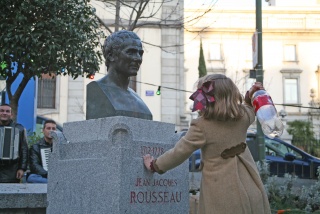 Cristina Lucas. "Rousseau & Sophie" (frame), 2009.