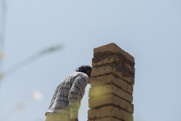 Rafa Esparza, HERE, 2017. Adobe bricks. Photo by Paul Marcus Rodriguez. Courtesy the artist
