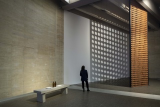 Concretos. Vista de la exposición en MUSAC, 2023. De izquierda a derecha obras de Marcelo Cidade, Abraham Riveron