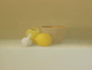 Juan Carlos Lázaro, Ajo, manzana, limón y cuenco, 2014. Óleo-lienzo, 27 x 35 cm.