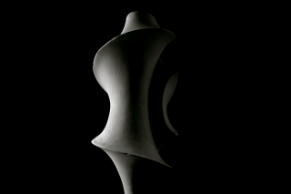Hiroshi Sugimoto, Conceptual Forms 0006, "Kuen's Surface: a surface with constant negative curvature". Cortesía del CCK