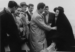 Manuel Guimarães e Alves Redol durante as filmagens de Nazaré, 1952
