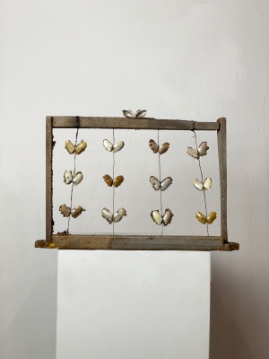 Sara Reyes: Ábaco de mariposas, 2025 — Imagen cortesía de la galería Juan Silió