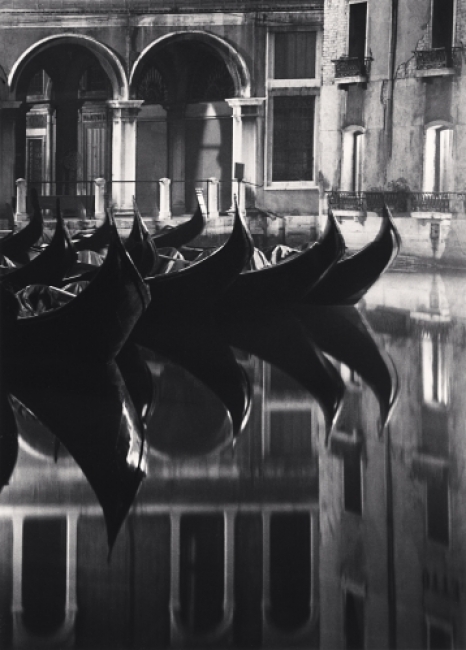 Michael Kenna, Gondolas Study 2. Venice, Italy, 1980