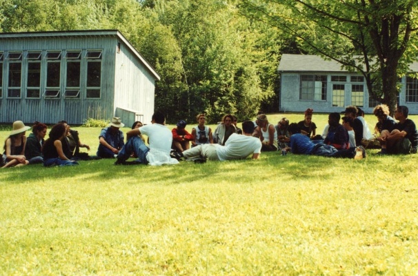 Skowhegan participants on campus, 1999 — Imagen cortesía de Skowhegan School of Painting and Sculpture