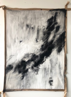Alexandra Karakashian, TBC I, 2019. Aceite usado de motor y sal sobre papel. 207 x 153cm. Cortesía de la artista y Sabrina Amrani Gallery