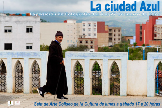 Cartel de la exposición "La Ciudad Azul" en la sala de arte Coliseo de la Cultura de Villaviciosa de Odón