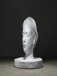 Jaume Plensa, White Forest (Laura), 2015, bronze à patine blanche, edition de 5, 196x103x103 cm