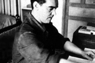 Eduardo Blanco Amor. Federico García Lorca en su escritorio, 1935. Archivo fotográfico de Eduardo Blanco Amor. Biblioteca de la Diputación de Ourense