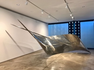 Untitled (2016), stainless steel 2,28 x 5,55 x 4,35 m