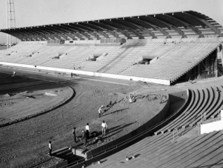 Arquitetos Keil do Amaral e Carlos Ramos. Estádio de Bagdade 1966 — Cortesía de la Fundação Calouste Gulbenkian