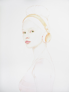 Salustiano, Zahara con cascos tres cuartos, 2019. Lápiz de color sobre papel, 76x56 cm. — Cortesía de Stoa Gallery