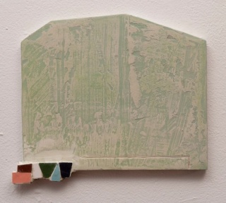 Ana Tiscornia, The Other Side, 2019, acrylic on archival wood fiber and mosaic, 22.86h x 26.67w cm. — Cortesía de Josée Bienvenu Gllery
