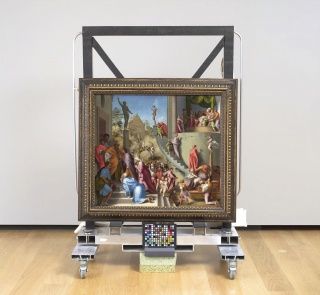 CÉLINE CONDORELLI, Untitled, 2023 (featuring Pontormo’s Joseph with Jacob in Egypt, ~1518. Oil on wood, 96,5x109,5cm. The National Gallery, London. Bought, 1882. Trolley designed by the National Gallery Art Handling Department—Cortesía Galeria Vera Cortês