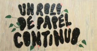 Un rolo de papel continuo