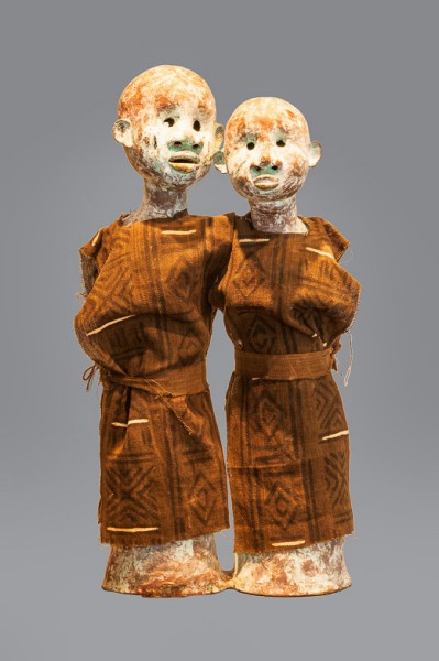 Les amis - Boukaré BONKOUNGOU - 2015 - 50cm Alt x 25cm A x 12cm P - Bronce y madera recuperada