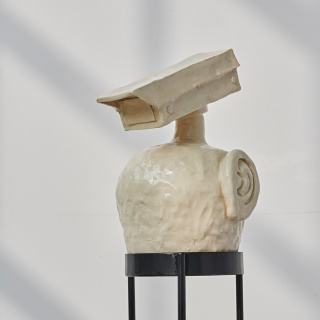 Vicente Prieto Gaggero, Camara videovigilancia, 2021, Construcción manual, cerámica pigmentada, 34x24x20 cm
