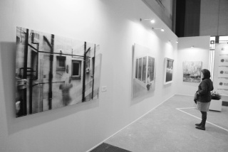 La obra "Movimiento Linear de Salida" de Kantfish en la exposición del Centro Cultural Municipal Las Claras.
