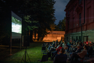 Sunset Kino 2020. Photo: Michael Groessinger © Salzburger Kunstverein — Cortesía de Salzburger Kunstverein